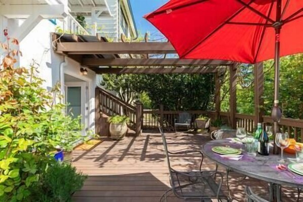 屋外ダイニングエリア