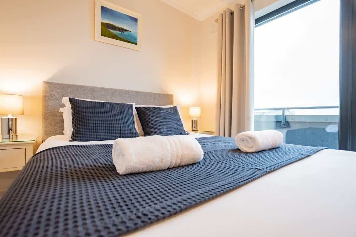 3 bedrooms, iron/ironing board, travel cot, free WiFi