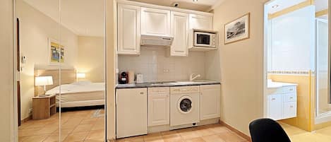 Iron/ironing board, free internet, bed sheets