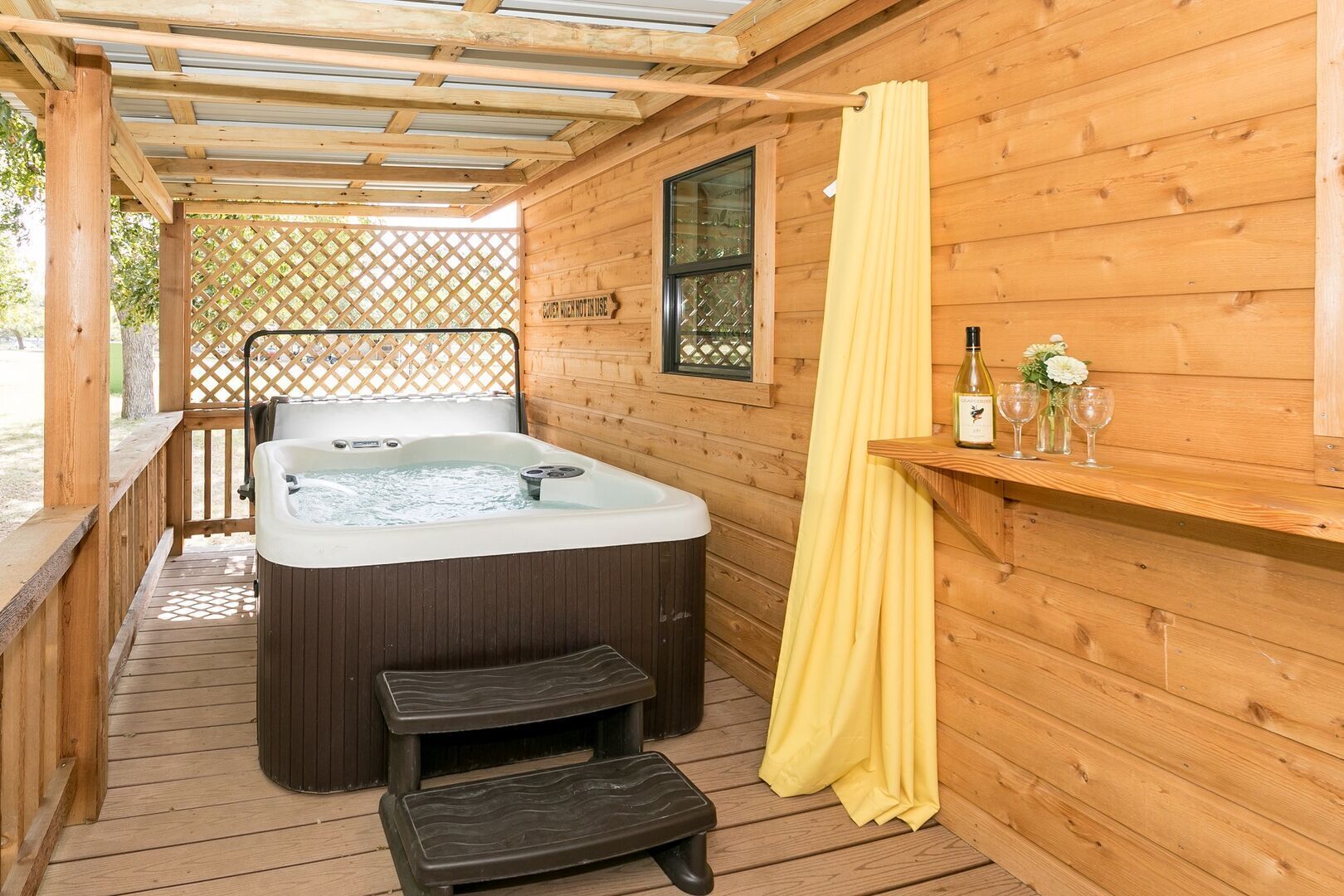 Live Oak Creek Cabins- Dean's Cabin | Hot Tub | Pet-friendly