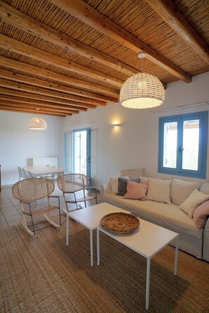 TV, Netflix, streaming services - Villa Ella: Country house with sea views (Paros)