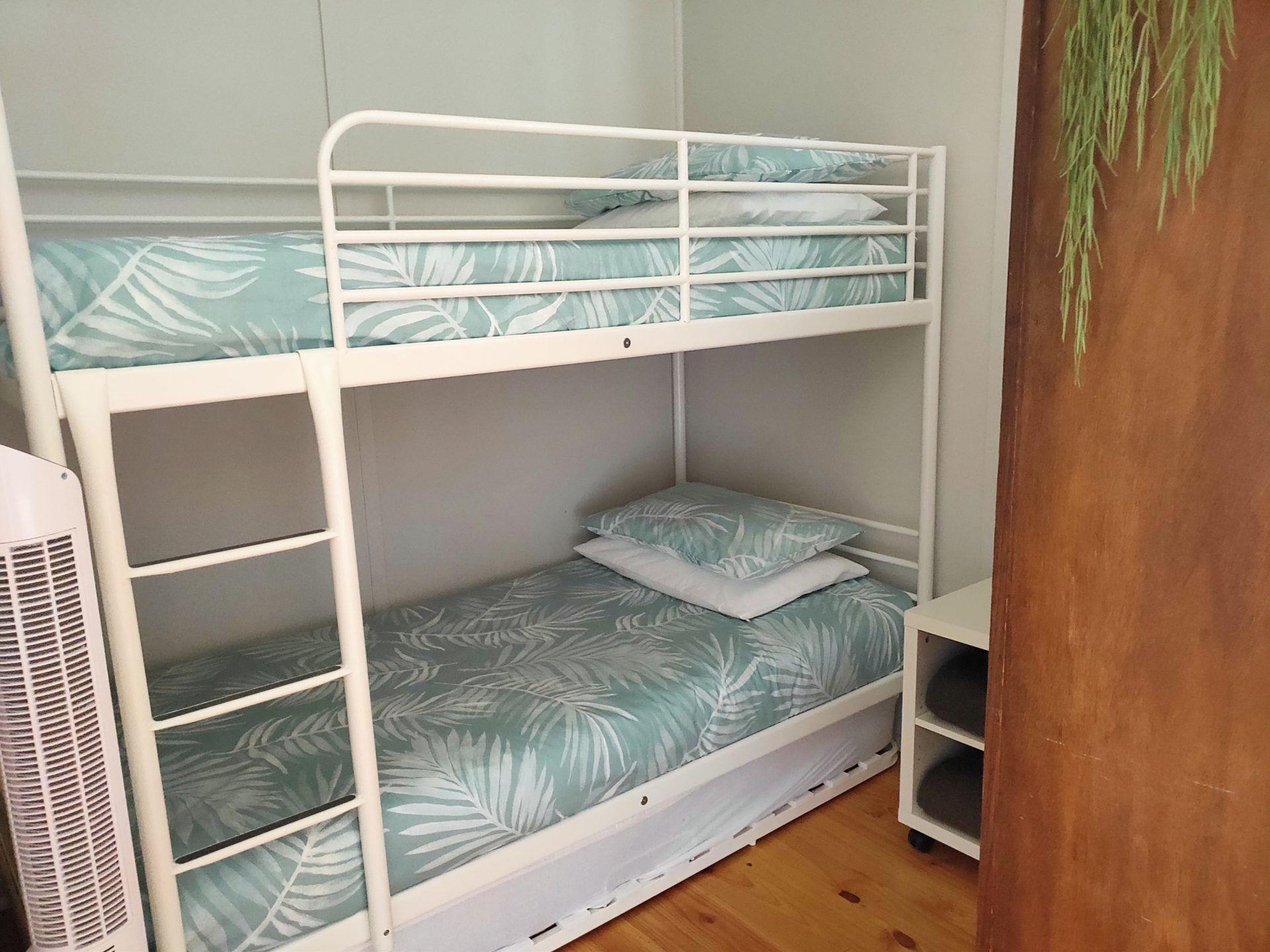 Classic Shack -  Absolute Beachfront.  Winter off peak special! — image 16