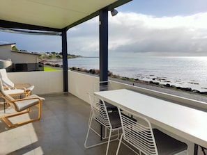 Outdoor dining - Classic Shack - Absolute Beachfront. Winter off peak special! (Point Turton)