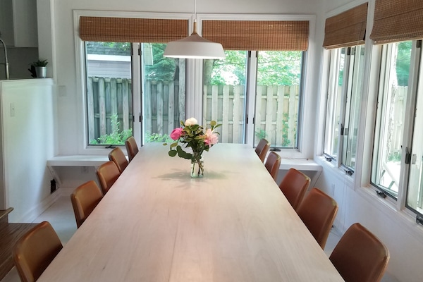 Dining room seats 12 very comfortably