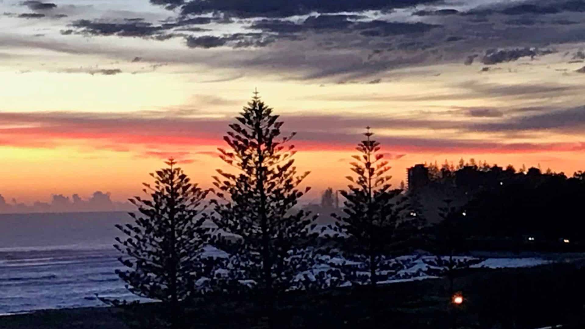 Kirra Surf 508 - Enjoy Kirra beachfront luxury - Linen Provided - Min. 3 night stays! — image 4