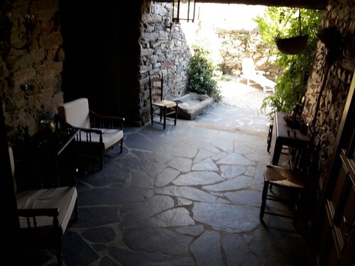 Täydellinen maalaistalo.