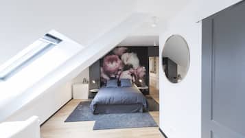 1 chambre, bureau, fer et planche Ă repasser, lit parapluie