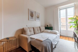 1 habitación, tabla de planchar con plancha, wifi y ropa de cama