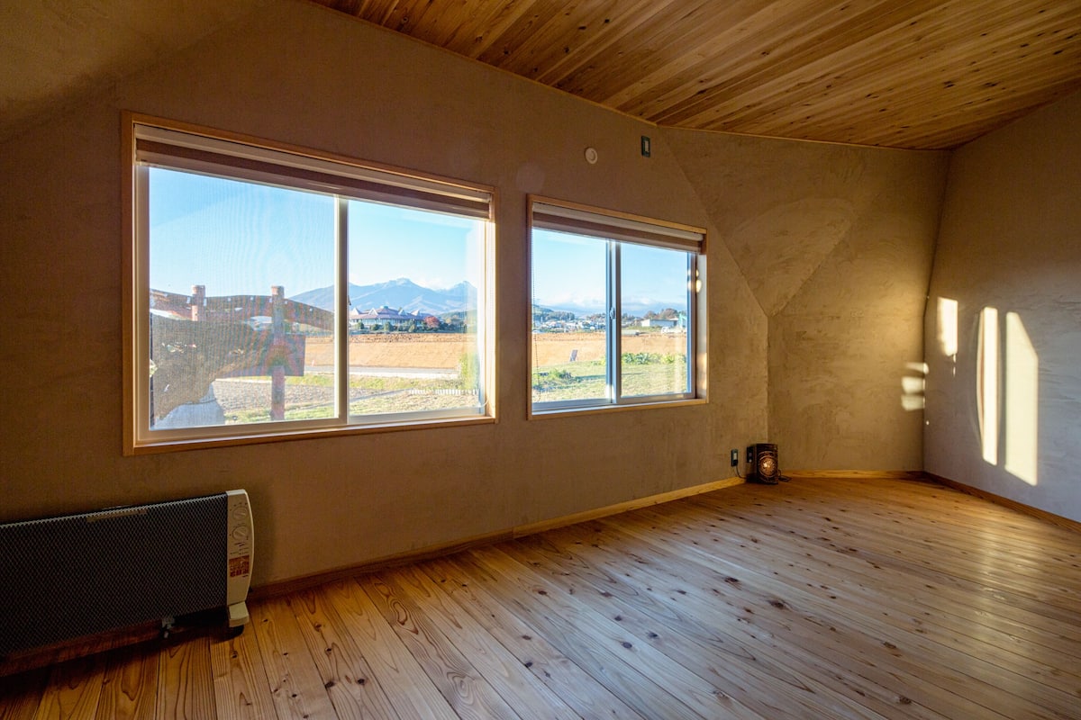 Family Room with Mountain View | Free WiFi, bed sheets