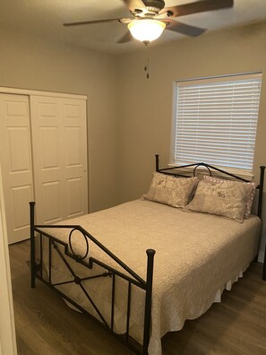 5 bedrooms, in-room safe, free WiFi, bed sheets