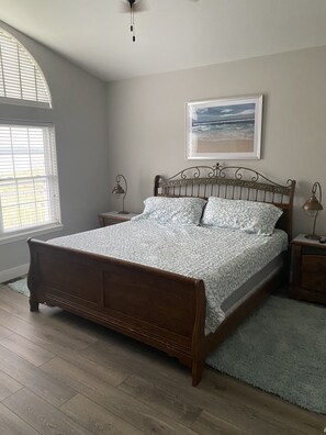 5 室のベッドルーム、セーフティボックス (室内)、WiFi (無料)、ベッドシーツ