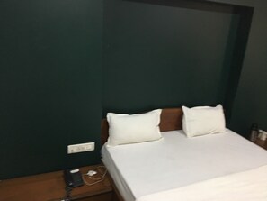 Desk, laptop workspace, free WiFi