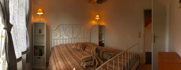 3 bedrooms, travel cot, WiFi, bed sheets