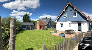 Unclassified image, 4 of 11, button