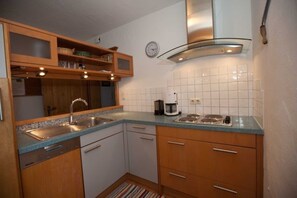 Kühlschrank, Mikrowelle, Geschirrspüler