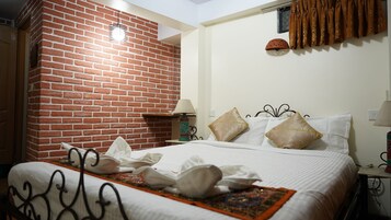 Cortinas blackout, wifi gratis y ropa de cama 