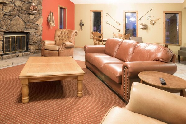 Living area - Super 8 Billings (Billings)