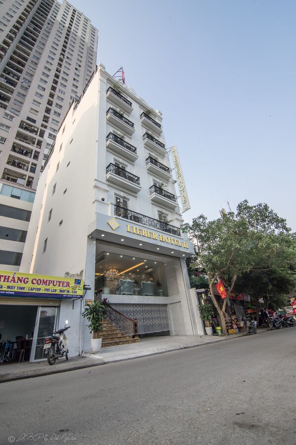 Front of property - Lieber Hotel (Hanoi)