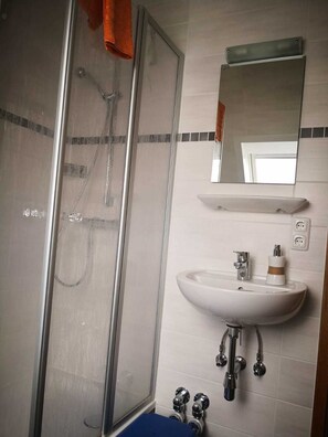 Unclassified image, 2 of 15, button