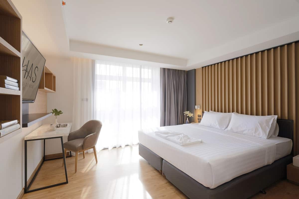 Grand-Suite | Minibar, Zimmersafe, Schreibtisch, Verdunkelungsvorhänge