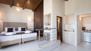 In-room safe, blackout drapes, soundproofing - Carisa Maleme (Platanias)