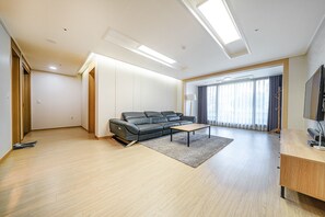 Family Suite, 3 Bedrooms | Living area