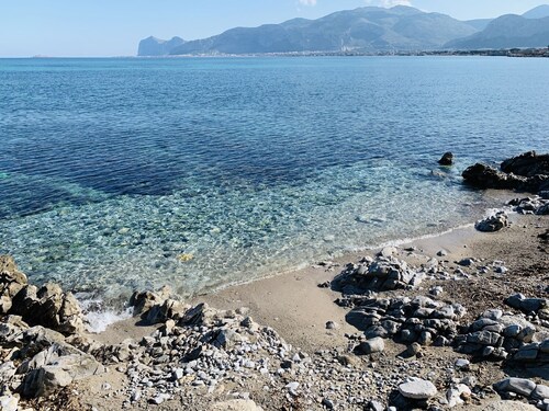 2 steps from the sea of the Gulf of Carini
