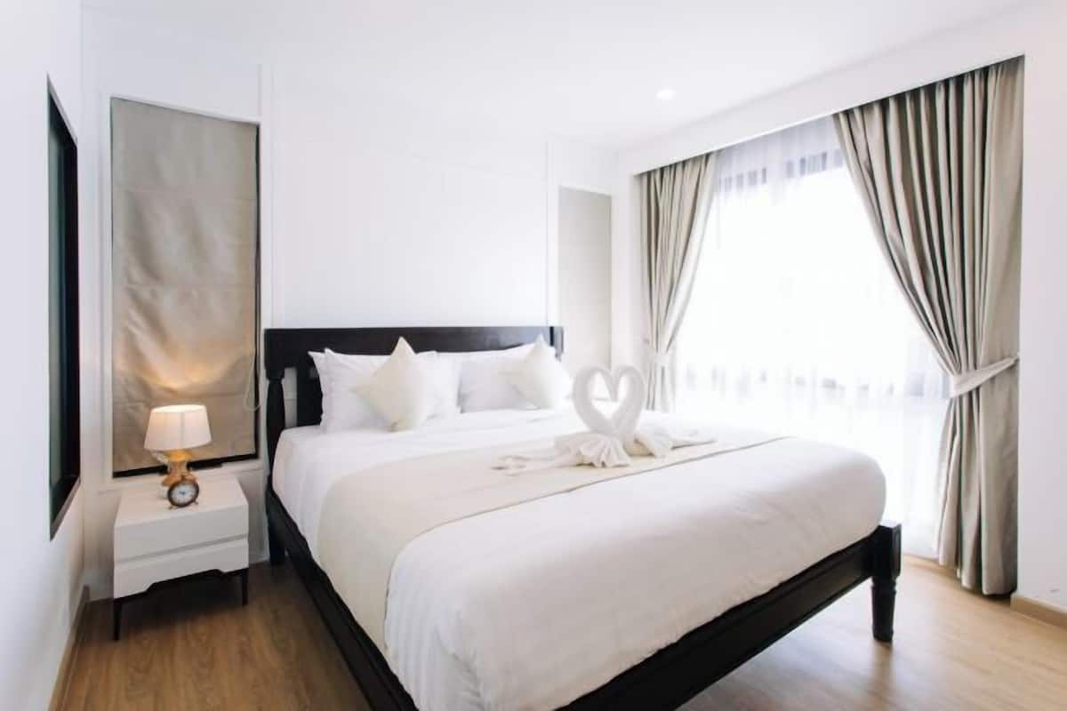 In-room safe, desk, blackout drapes, soundproofing