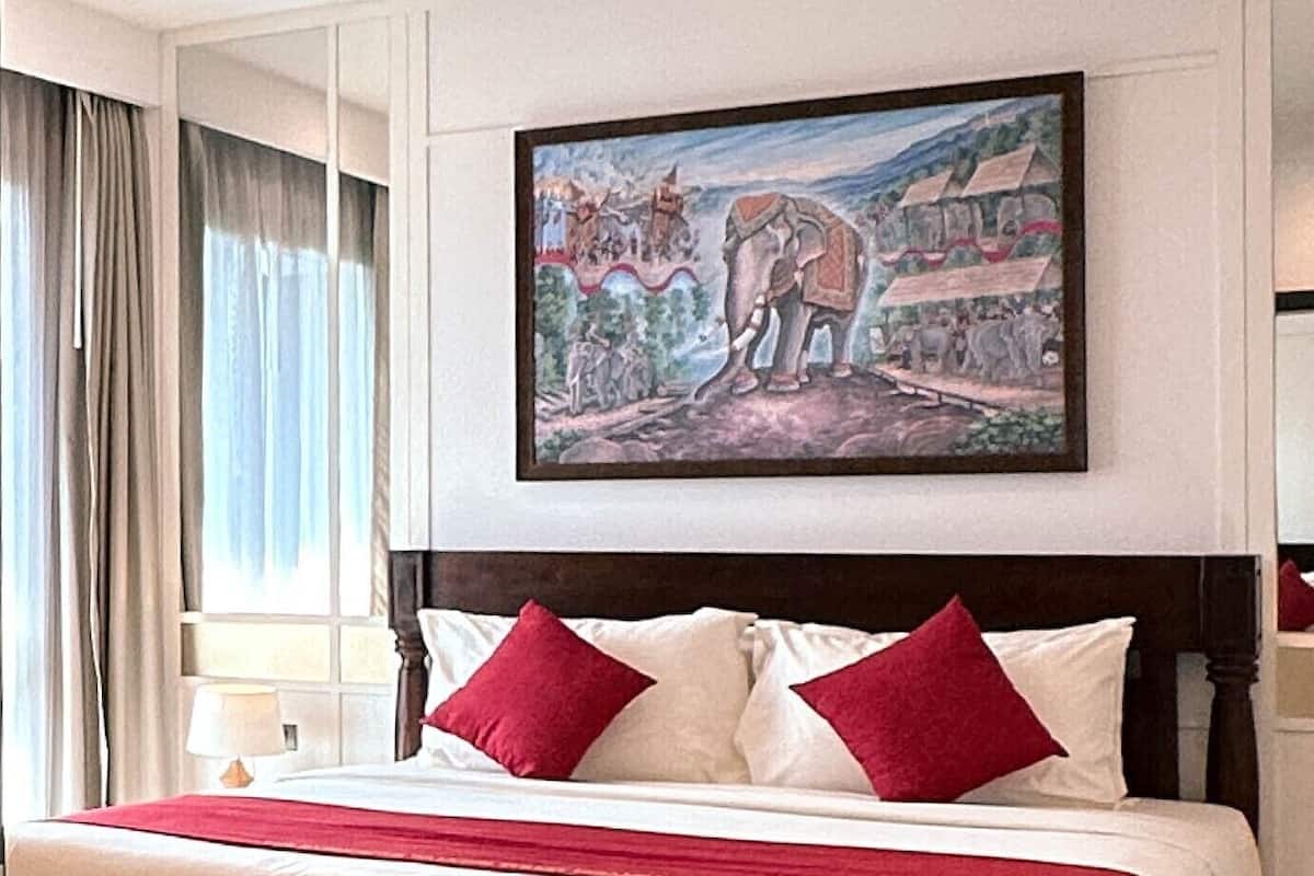 Minibar (some free items), in-room safe, desk, blackout drapes