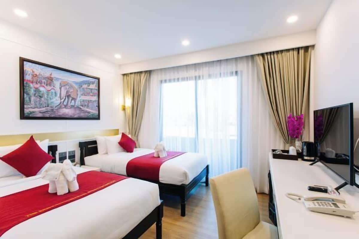 In-room safe, desk, blackout drapes, soundproofing
