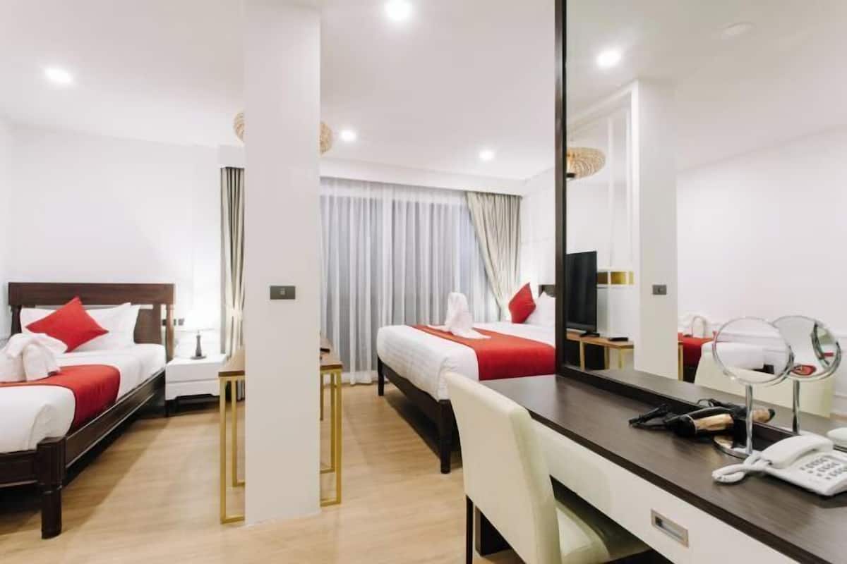 In-room safe, desk, blackout drapes, soundproofing