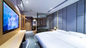 Blackout curtains, free WiFi