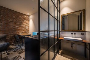 Suite, terraza (Party Room) | Ropa de cama de alta calidad, edredones de plumas, decoración individual