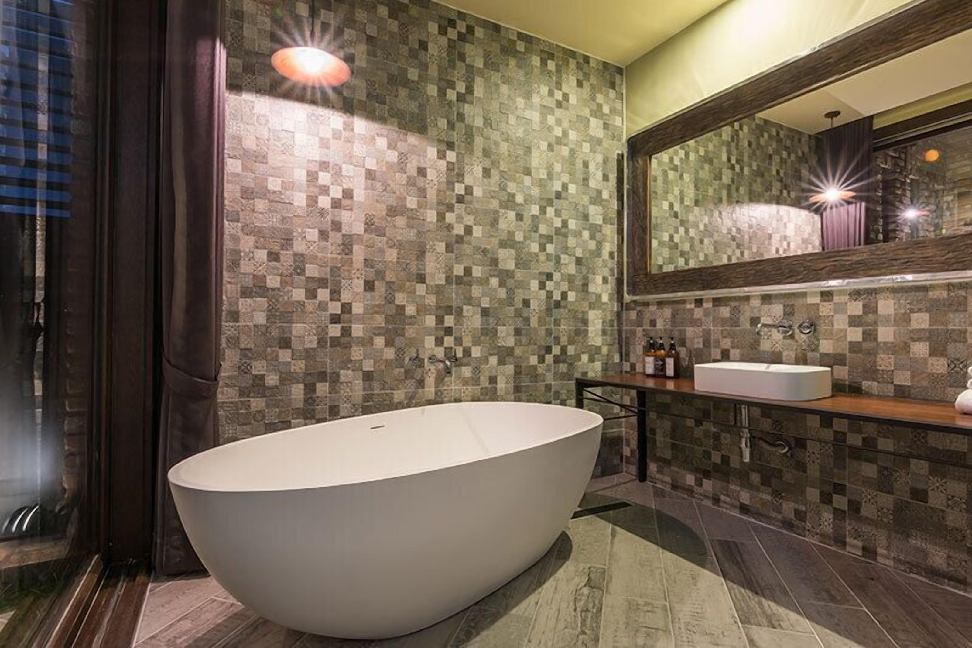 deep-soaking bathtub