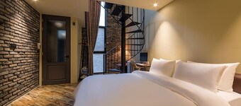 Hotel March