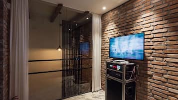 Suíte, terraço (Party Room) | Comodidades do quarto