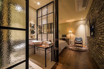 Hotel March