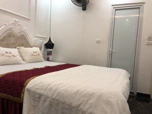 Free WiFi, bed sheets - Hoang Yen Guest House (Hanoi)