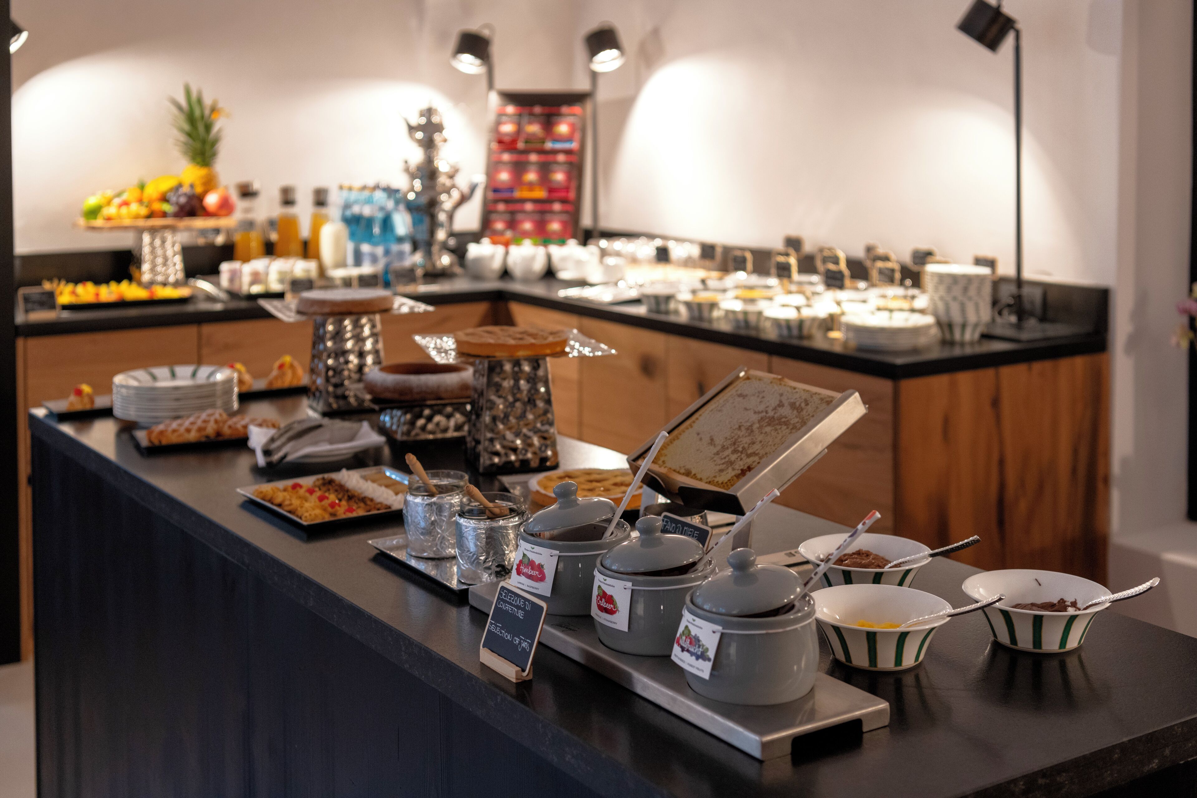 1 bedroom, egyptian cotton sheets, premium bedding, down duvets