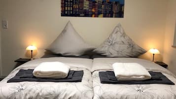 Comfort-Doppelzimmer, eigenes Bad, Gartenblick