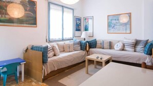 Appartement, 1 chambre | Salle de séjour