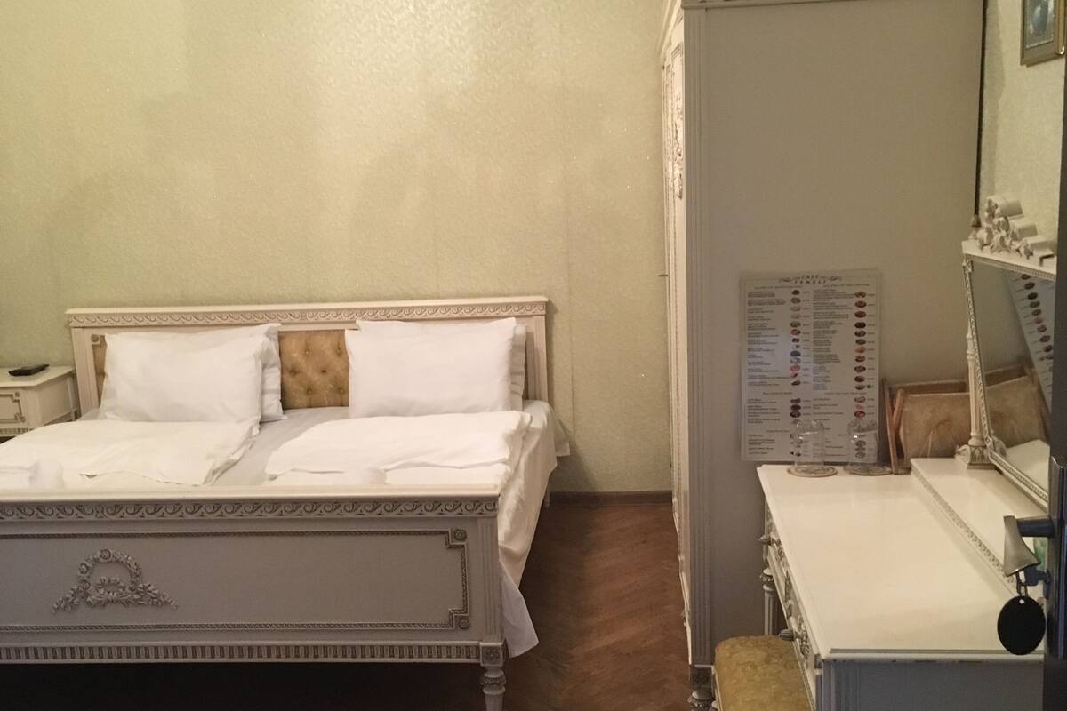 Desk, soundproofing, iron/ironing board, cots/infant beds