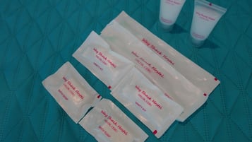 Shower, free toiletries, towels