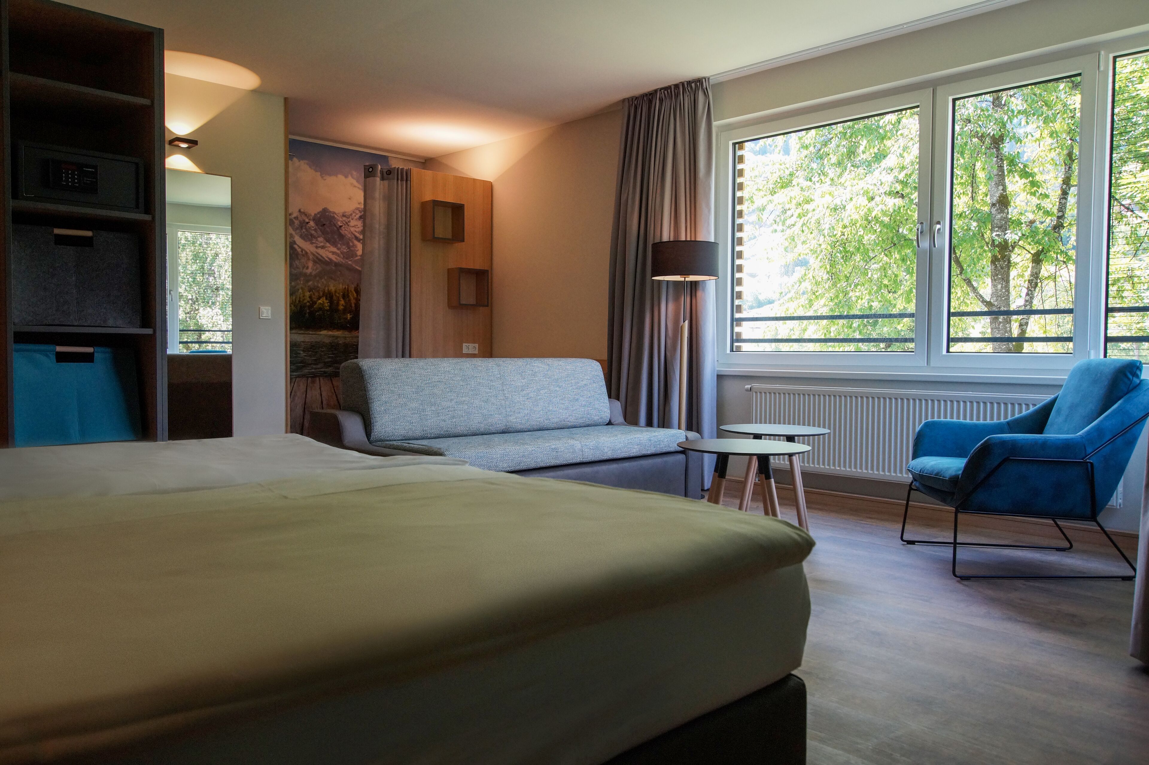 Hypo-allergenic bedding, in-room safe, blackout curtains, soundproofing