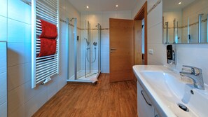Chambre double | Salle de bain | Serviettes fournies