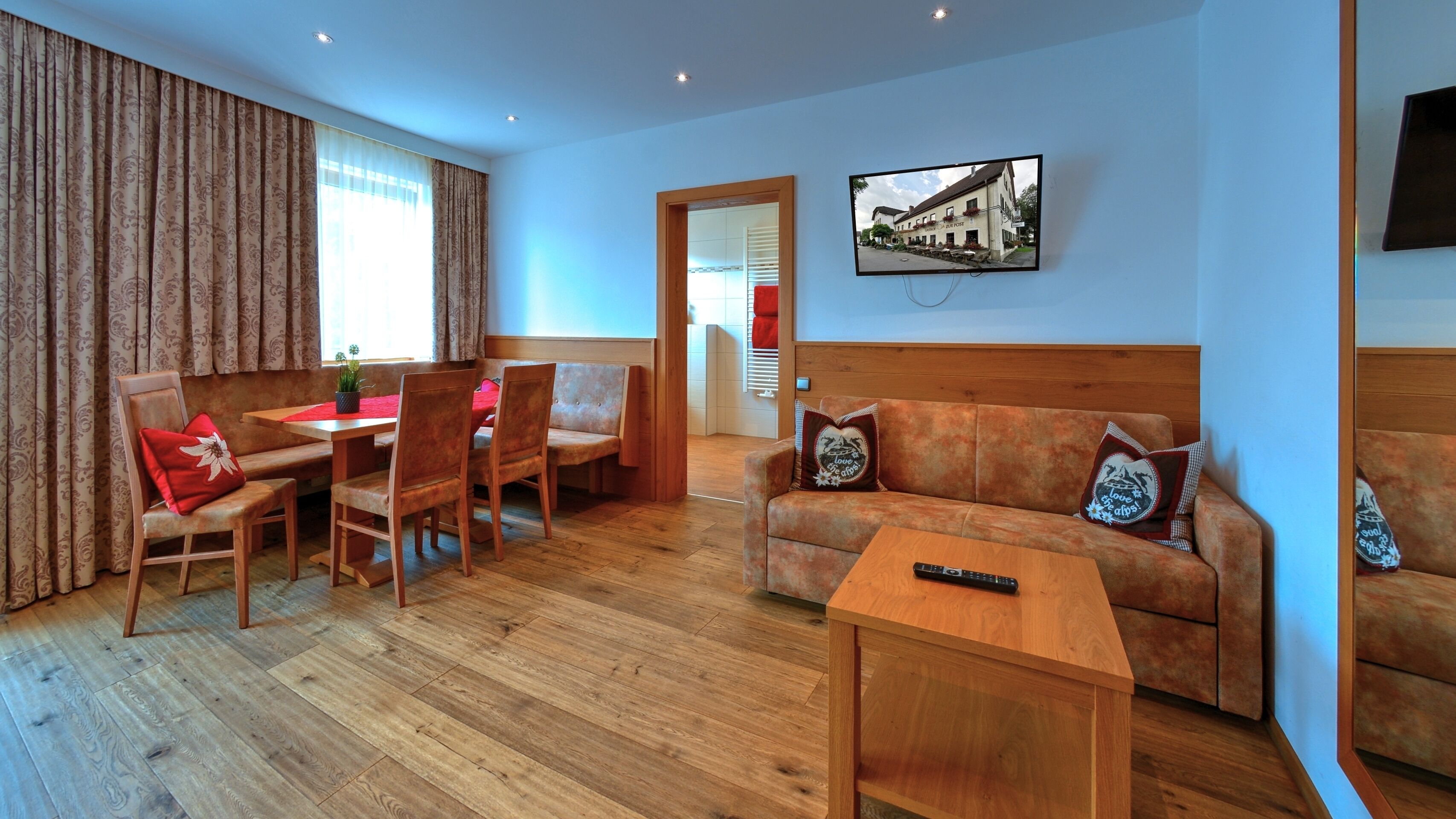 double room | living area | tv