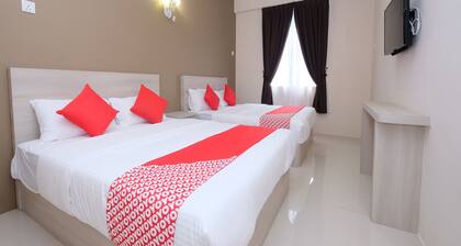 Super OYO 43935 Mancalin Hotel