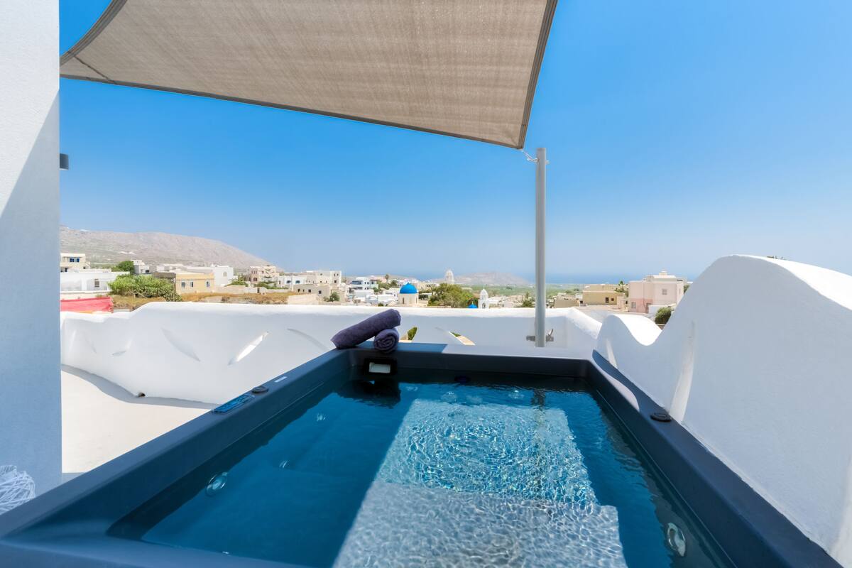 Nereus Suite with Private Hot Tub | 専用スパ浴槽