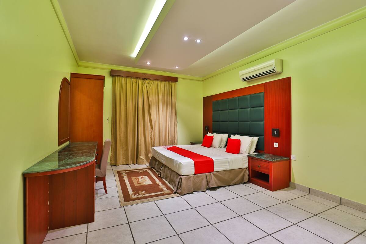 Deluxe-Apartment, 1 Schlafzimmer | Minibar, schallisolierte Zimmer, Zustellbetten, kostenloses WLAN