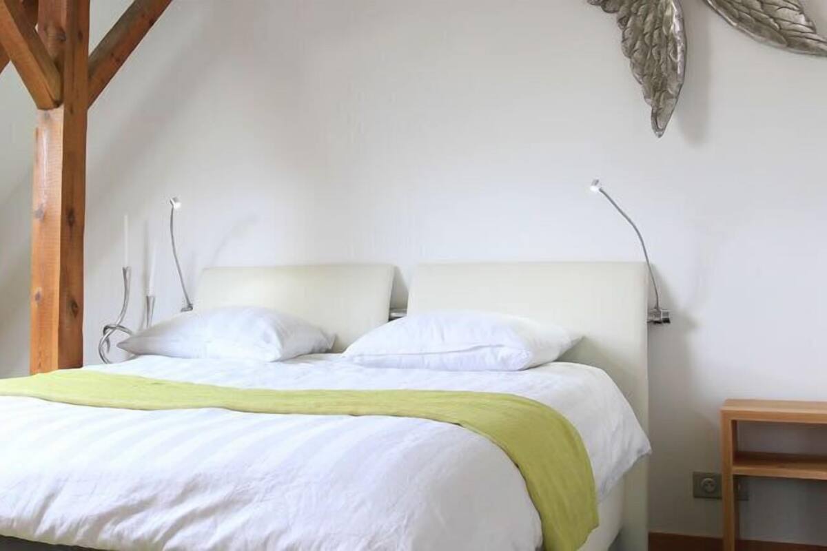 Blackout curtains, free WiFi, bed sheets